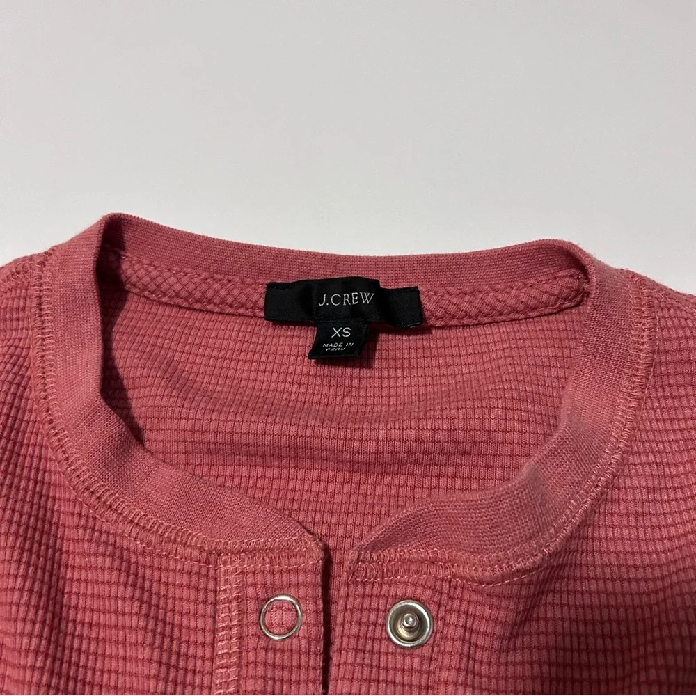 J. Crew Women’s Lightweight Waffle Henley Top Button Up Base Layer Coral Pink XS - Picture 10 of 16